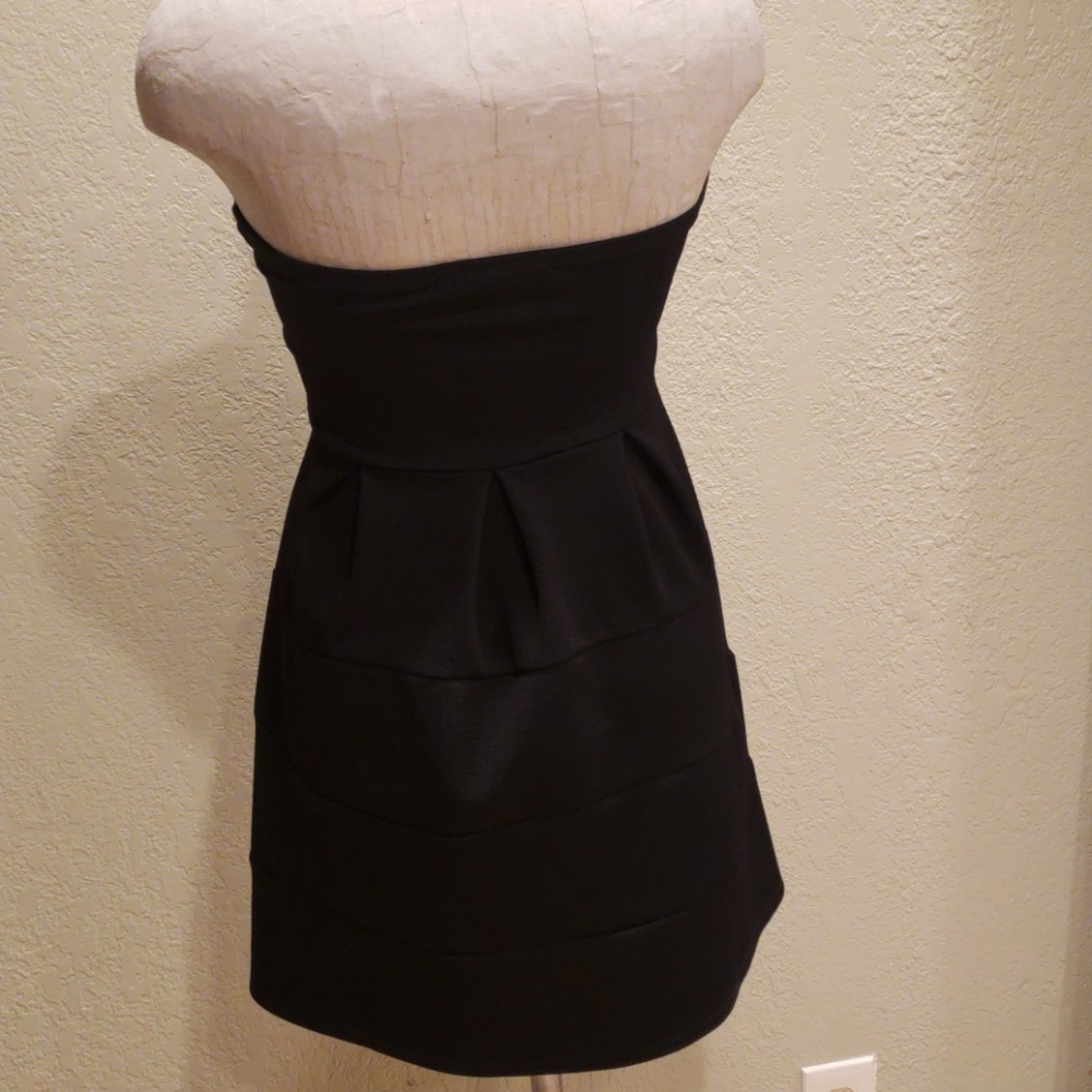 Dress - Picture 3 of 3